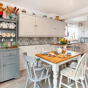 Holiday home The Cherries United Kingdom